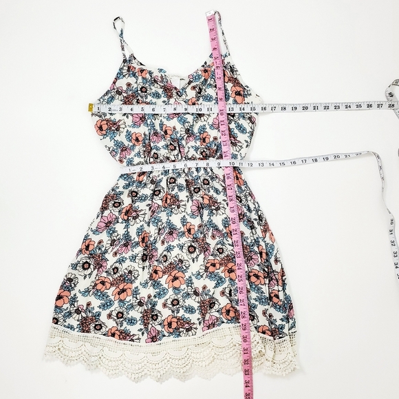 Wild Daisy Sleeveless Floral Sundress‎ Womens Size L Crochet Hem Elastic Waist - Picture 12 of 12
